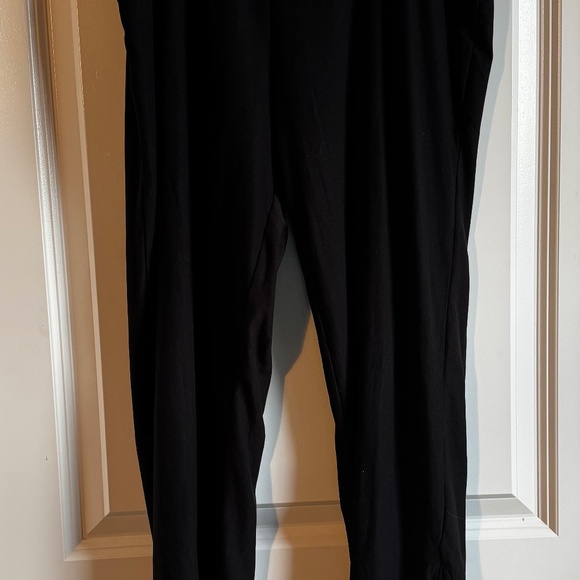 Black Capri Leggings Super Soft - Picture 1 of 4